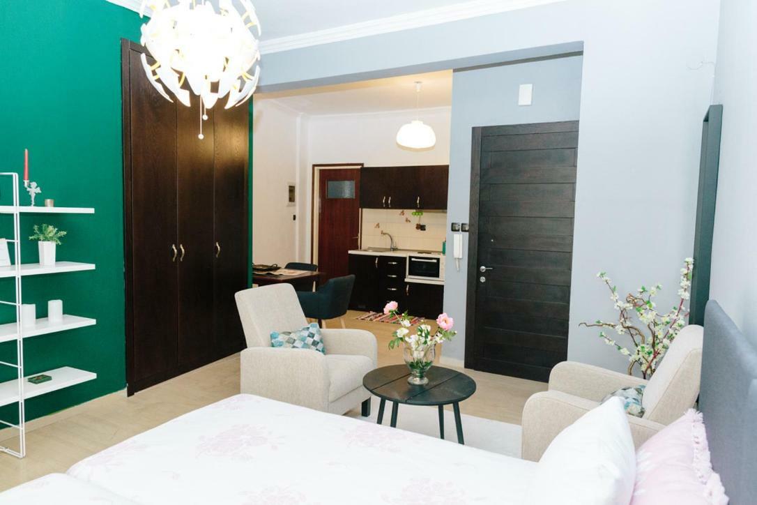Cosy Downtown Studio - Suite Komotini Exterior photo