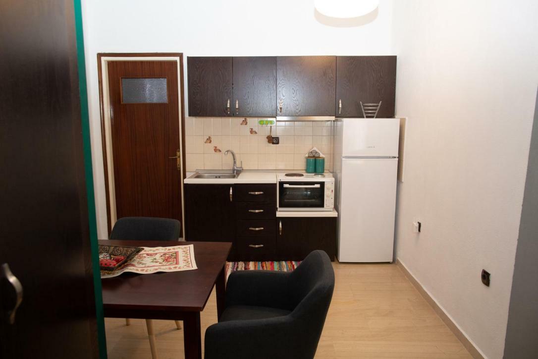 Cosy Downtown Studio - Suite Komotini Exterior photo