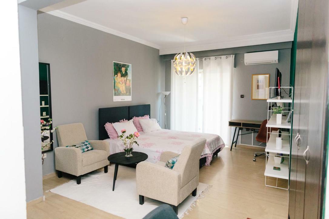 Cosy Downtown Studio - Suite Komotini Exterior photo